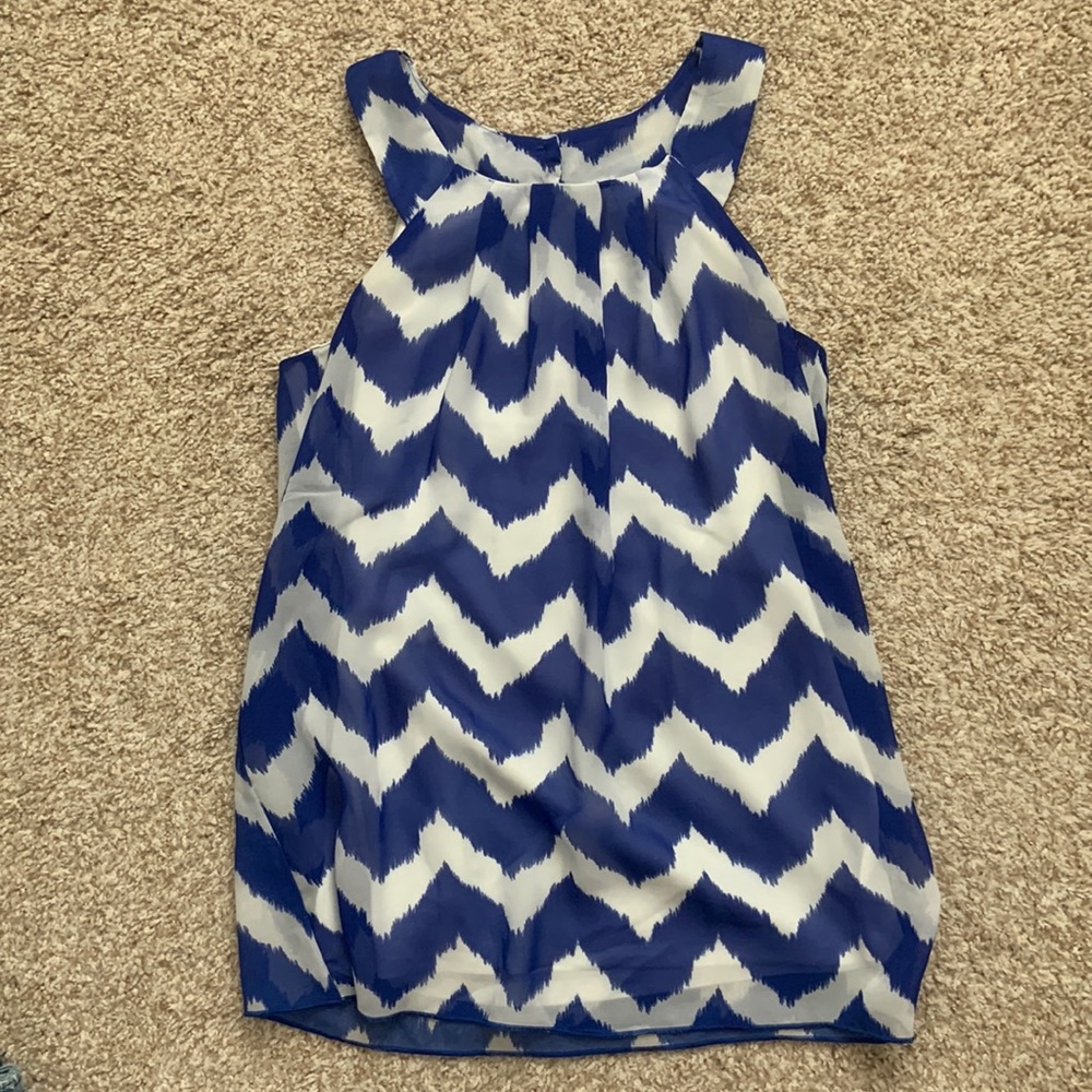 Patterned sleeveless blouse